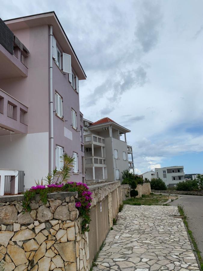 Apartments Mat Novalja Luaran gambar