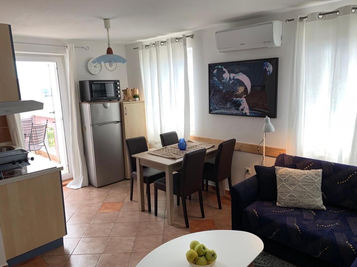 Apartments Mat Novalja Luaran gambar